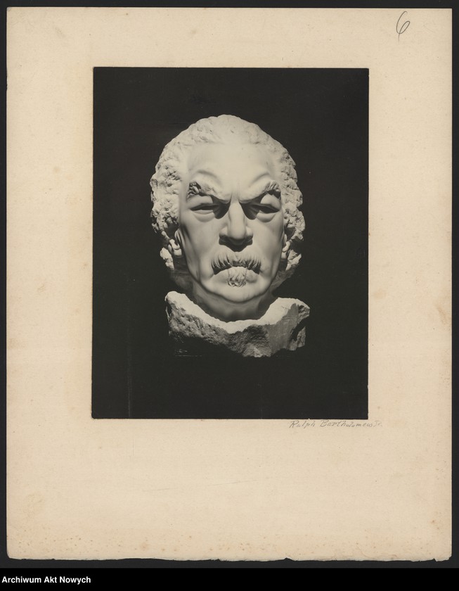 image.from.unit.number "I. J. Paderewski. Fotografie i rysunki o dużym formacie"