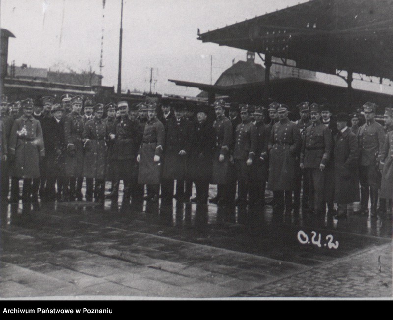 Obraz 3 z jednostki "Dziennikarze warszawscy podczas wizyty generała Józefa Dowbór - Muśnickiego."