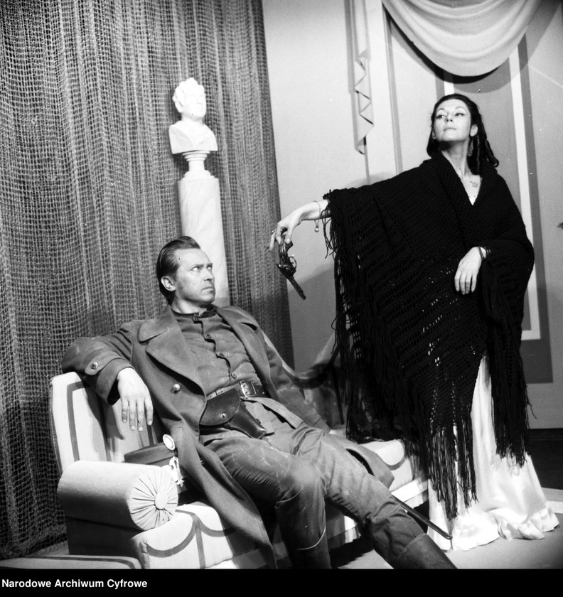 Obiekt Emil Karewicz, Ewa Berger-Jankowska z jednostki Warszawa. Teatr Ludowy - sztuka "Żołnierz i bohater"