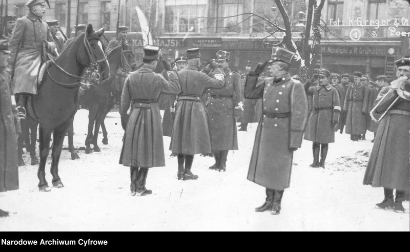 image.from.unit.number "Uroczystość zaprzysiężenia wojsk powstańczych i wręczenie chorągwi 1 Pułku Strzelców Wielkopolskich"