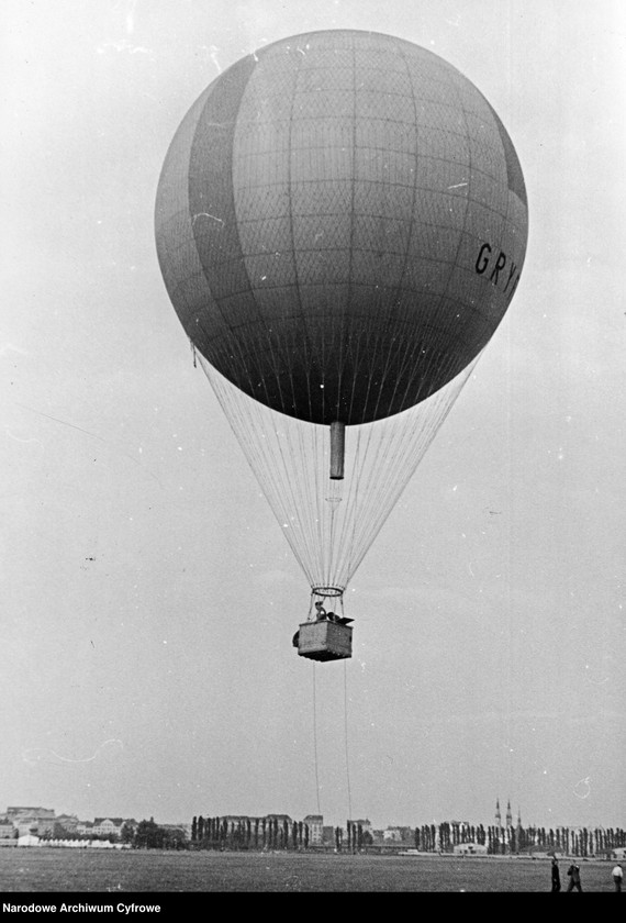 image.from.unit.number "Zawody balonowe juniorów zorganizowane przez sekcję balonową Aeroklubu Warszawskiego"