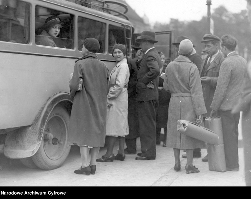 image.from.unit.number "Dworzec autobusowy i kolejowy w Krakowie"
