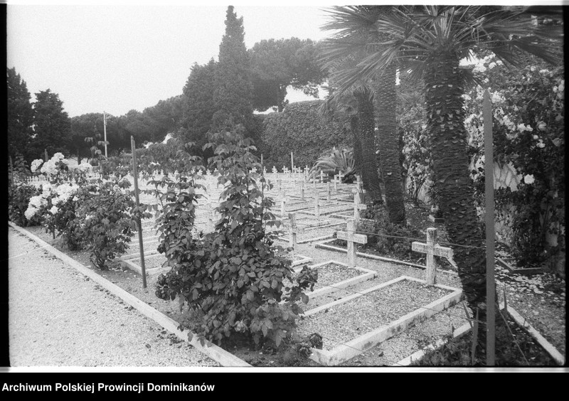 image.from.unit.number "Włochy. Polskie cmentarze wojenne w Casamassima i Loreto"