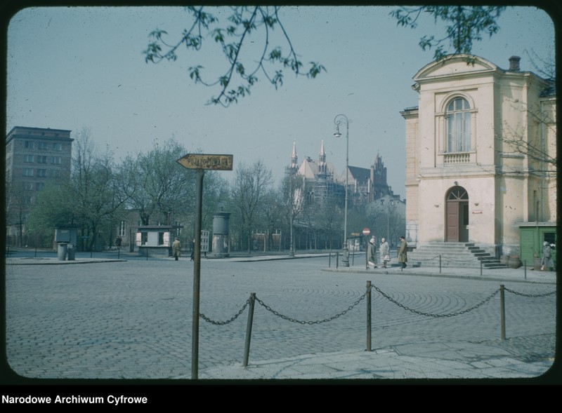 image.from.unit.number "Widoki Warszawy na trasie: Powiśle - Hoża - Nowy Świat - Stadion X-lecia - Praga Północ - trasa W-Z - Krakowskie Przedmieście - Nowy Świat - Aleje Jerozolimskie - Marszałkowska"