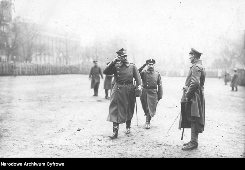 image.from.unit.number "Uroczystość zaprzysiężenia wojsk powstańczych i wręczenie chorągwi 1 Pułku Strzelców Wielkopolskich"
