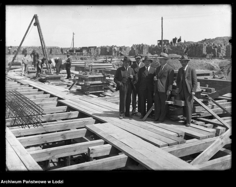 Obraz 1 z jednostki "Fundamenty, zbrojenia Dąbrowa?"