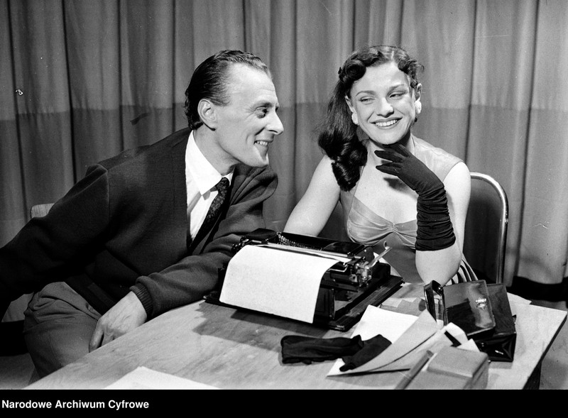 image.from.unit.number "Warszawa. Teatr Młodej Warszawy - sztuka "Teoria Einsteina""