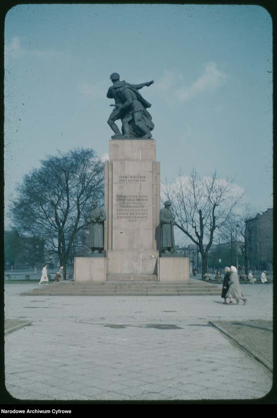 image.from.unit.number "Widoki Warszawy na trasie: Powiśle - Hoża - Nowy Świat - Stadion X-lecia - Praga Północ - trasa W-Z - Krakowskie Przedmieście - Nowy Świat - Aleje Jerozolimskie - Marszałkowska"