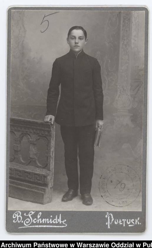 image.from.unit.number "Akta osobowe ucznia Zygmunta Sarnowskiego syna Pawła /1 zdjęcie/"