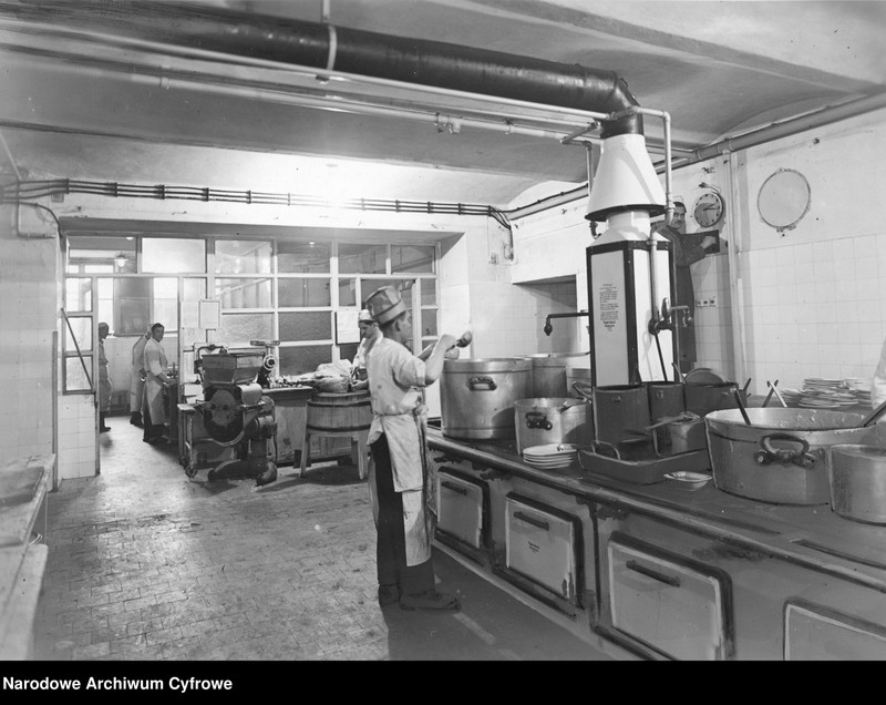 image.from.unit.number "Kraków. Restauracja dworcowa "Mitropa""