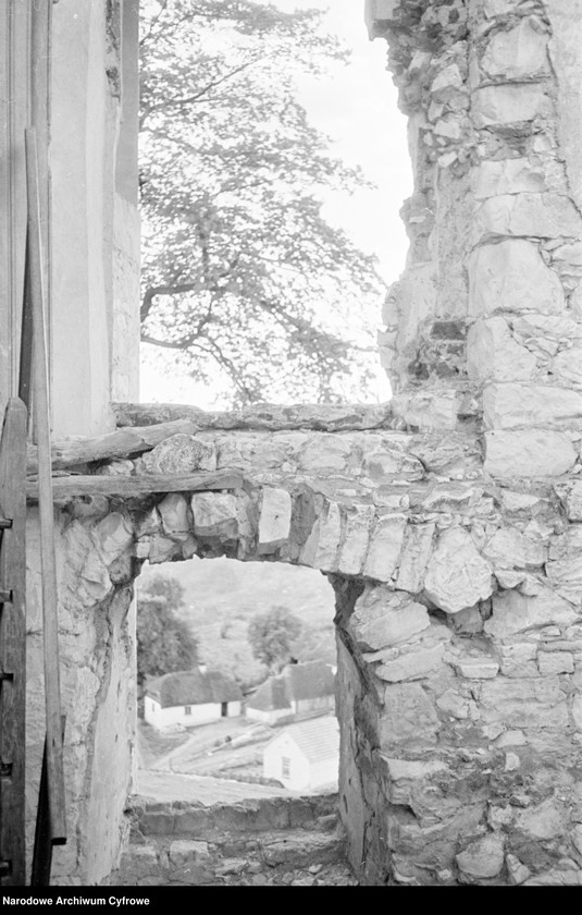 image.from.unit.number "Janowiec"