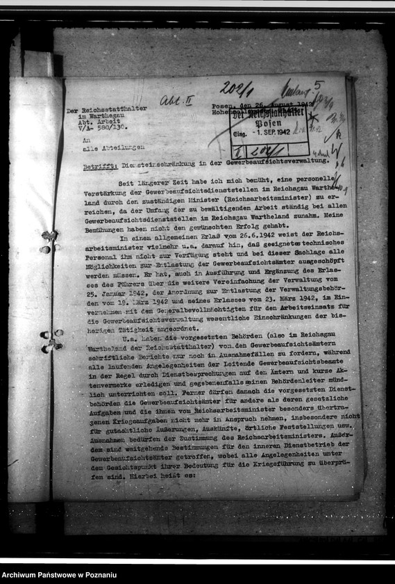 Obraz 9 z jednostki "Geschäftsgang. Dienstzeit. Gewerbeaufsicht. Politische Beurteilung der Beamten. Entlohnung der Polen. Ausder Rede des Gauleiters"