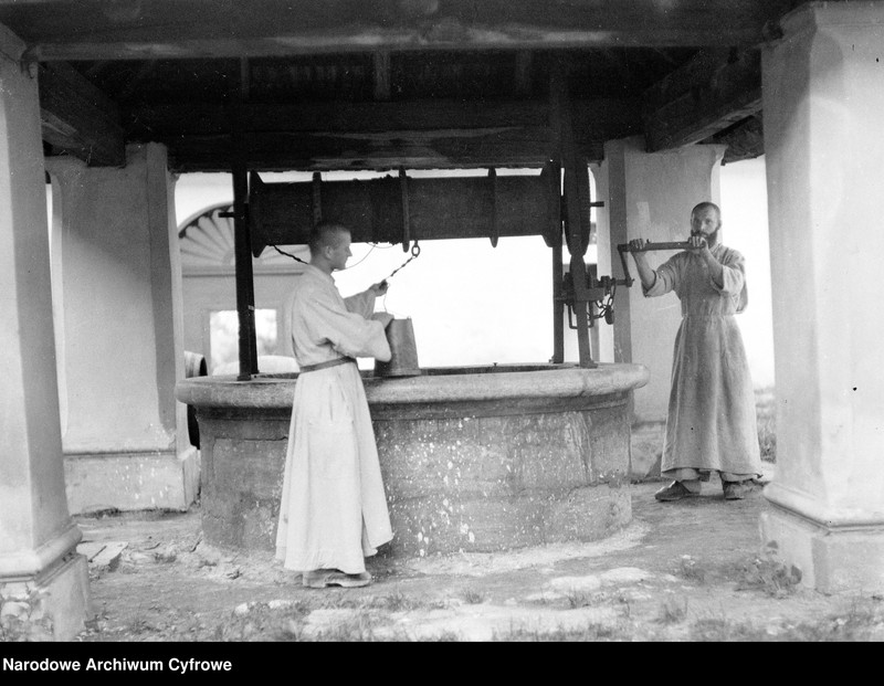 image.from.unit.number "Klasztor Kamedułów na Bielanach w Krakowie"