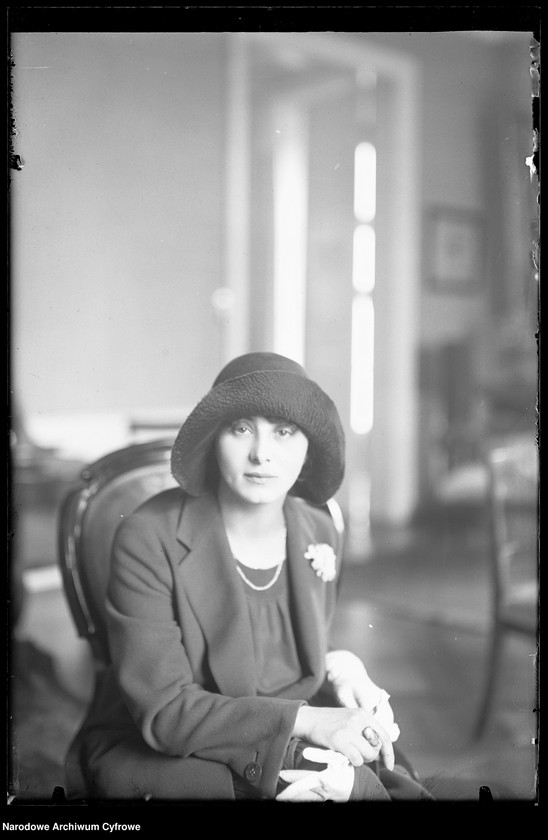 image.from.unit.number "Żona i córka płk. Bolesława Wieniawy-Długoszowskiego   "