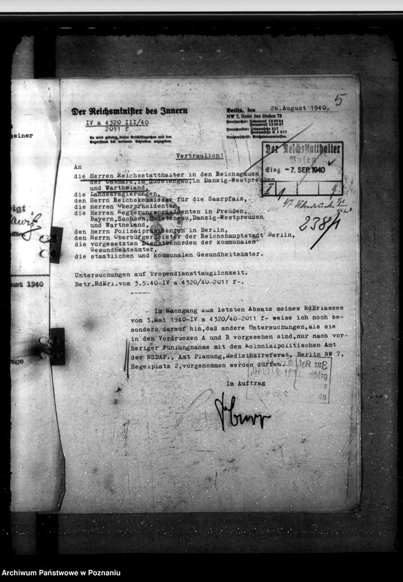 Obraz 9 z jednostki "Tropendiensttauglichkeit. Erholungsfürsorge für Volksdeutsche. Untersuchung der Leistungspolen durch die Gesundheitsämter. Tauglichteitsuntersuchung für das Lehramt."