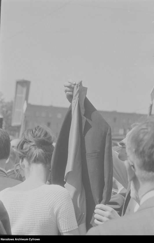image.from.unit.number "Pochód pierwszomajowy w Warszawie"