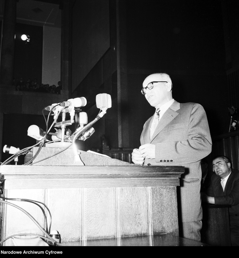 image.from.unit.number "Pierwsza sesja Sejmu II kadencji "