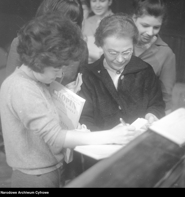 image.from.unit.number "VII Międzynarodowy Konkurs Pianistyczny im. Fryderyka Chopina w Filharmonii Narodowej w Warszawie"