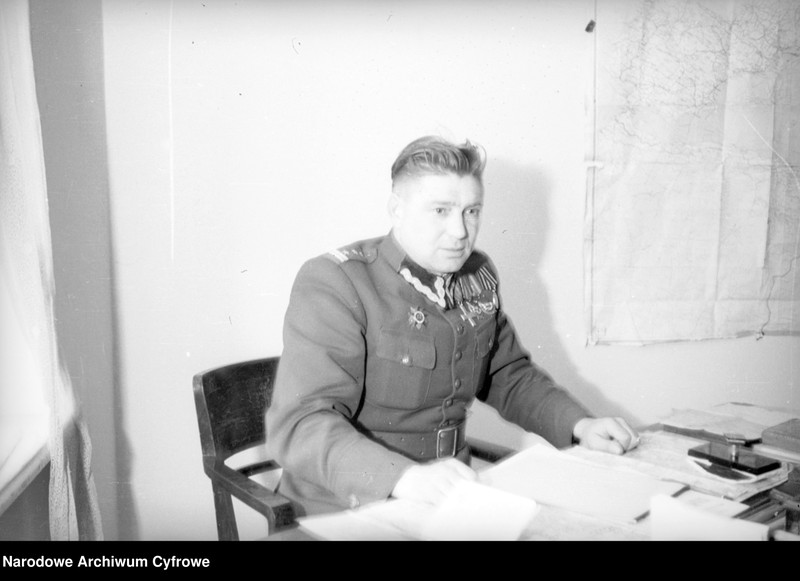 image.from.unit.number "Życie żołnierzy Ludowego Wojska Polskiego [LWP] w koszarach"