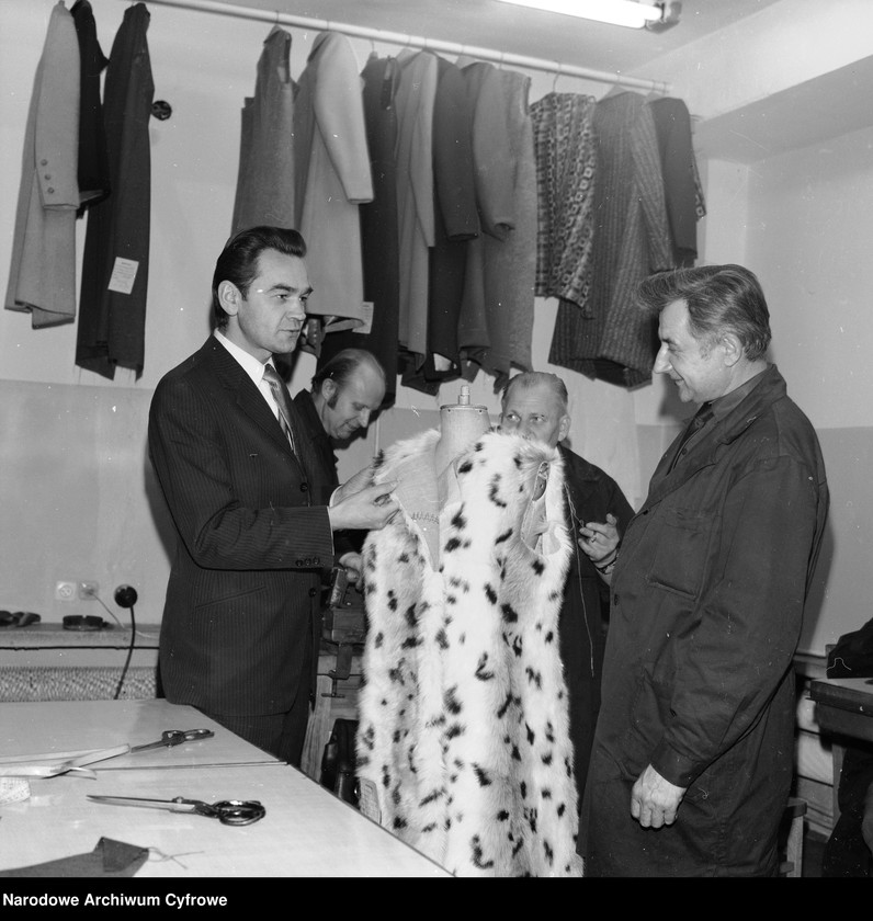 image.from.unit.number "Przedsiębiorstwo Krawiecko-Kuśnierskie Stołecznego Przemysłu Terenowego "Ambasador""