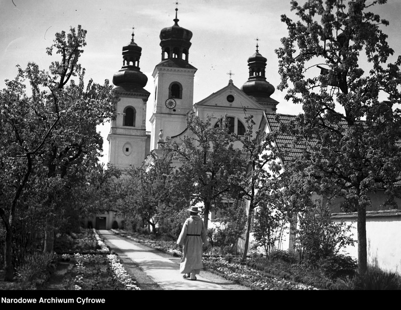 image.from.unit.number "Klasztor Kamedułów na Bielanach w Krakowie"