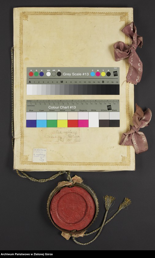 image.from.unit.number "[August II [Saski], król polski [...] elektor saski [...] potwierdza cechowi mydlarzy i świecarzy we Wschowie i transumuje postanowienia statutowe"