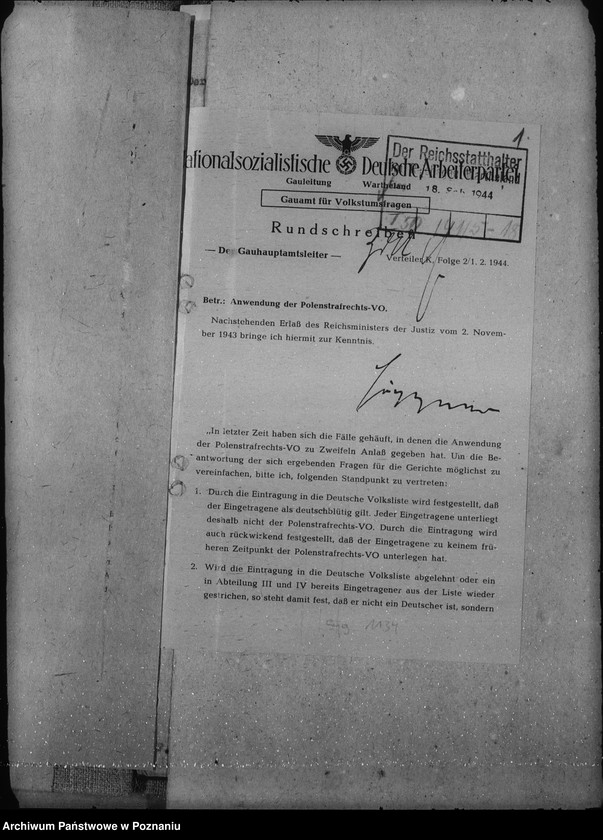 Obraz 5 z jednostki "Anwendung der Polenstrafrechts - Verordnung. Einbürgerung der Angehörigen der Abteilung IV der Deutschen Volksliste auf Widerruf. Anerkennung als privilegierte Schutzangehörige."