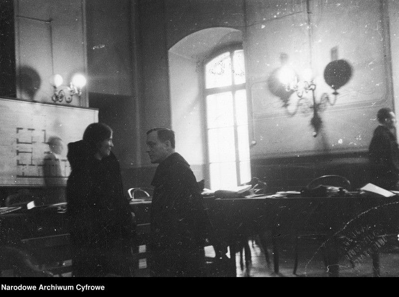 image.from.unit.number "Proces Rity Gorgonowej oskarżonej o zabójstwo Elżbiety (Lusi) Zaremby córki lwowskiego architekta Henryka Zaremby przed Sądem Okręgowym w Krakowie"