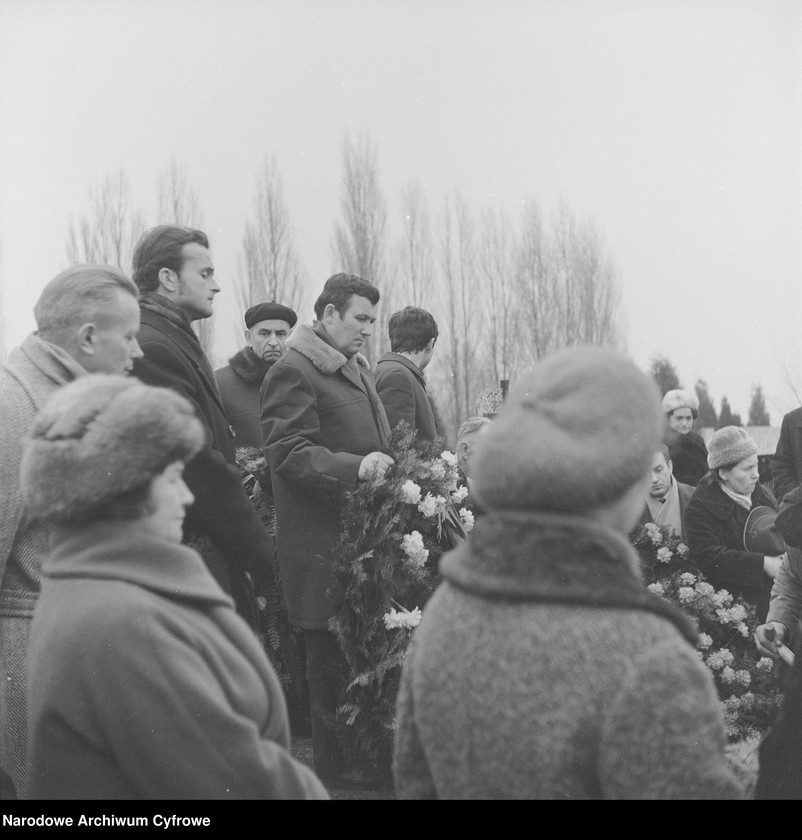 Obraz 16 z jednostki "Pogrzeb działacza Zjednoczonego Stronnictwa Ludowego w Warszawie"