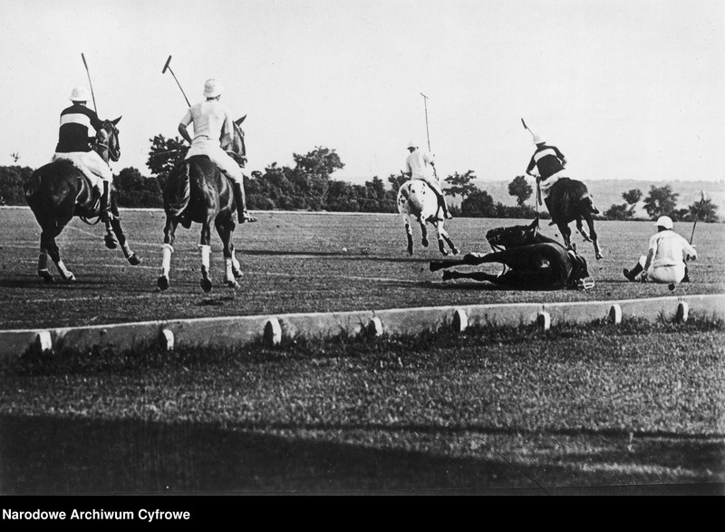 image.from.unit.number "Mecz polo o pucha królowej Wiktorii Eugenii"