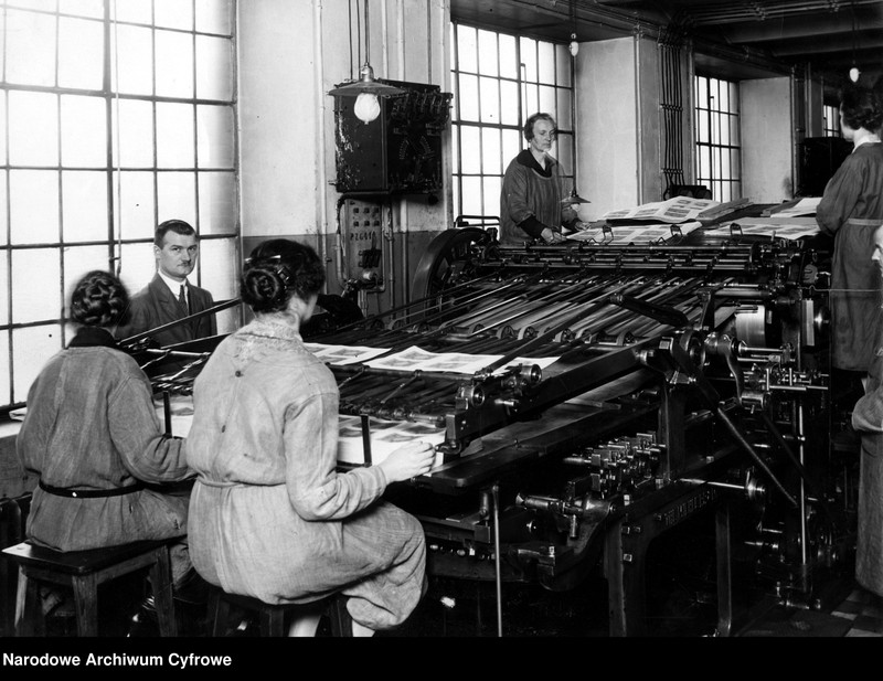 image.from.unit.number "Polska Wytwórnia Papierów Wartościowych w Warszawie"