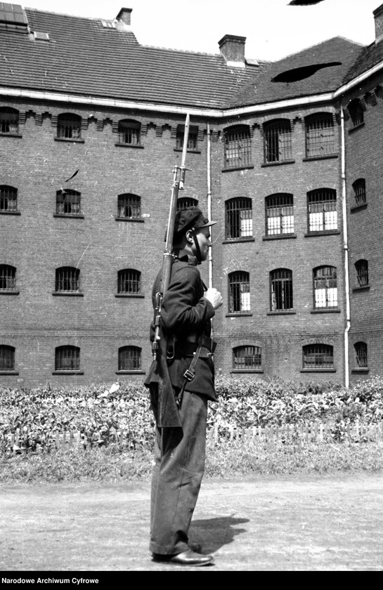 image.from.unit.number "Więzienie Karno-Śledcze w Katowicach"