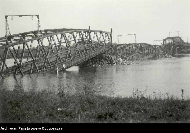 Obraz 1 z jednostki "Zniszczone mosty na Wiśle w 1939 r. - Fordon i Grudziądz"