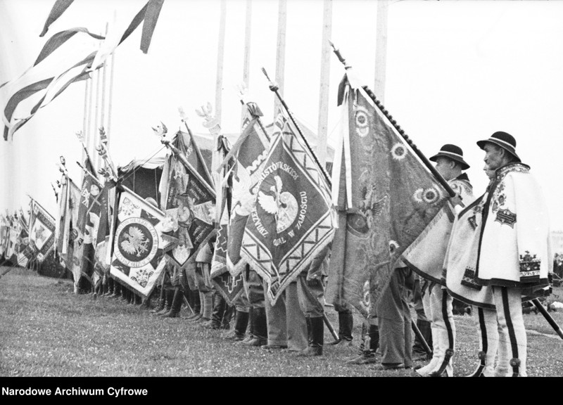 image.from.unit.number "XIV Zjazd Legionistów w Krakowie"