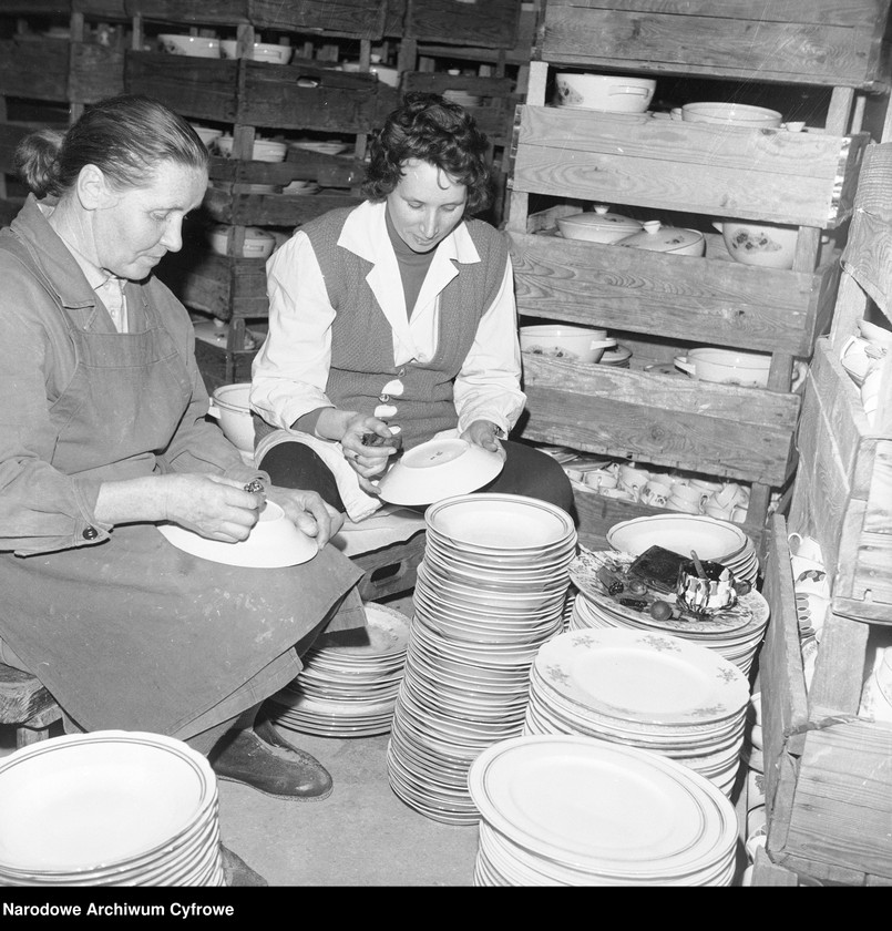 Obraz 11 z kolekcji "Fabryki i zakłady pracy w PRL111"
