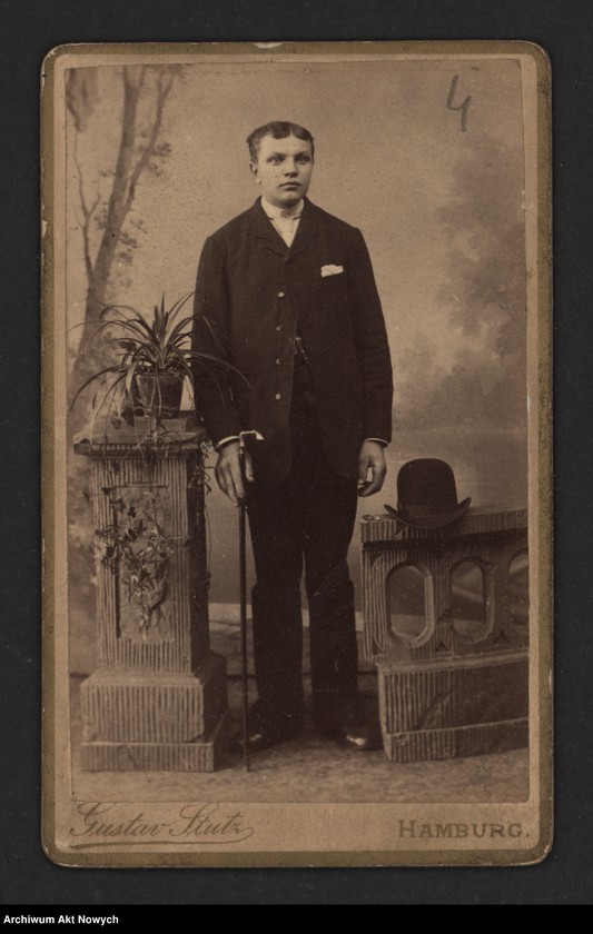 image.from.unit.number "I. J. Paderewski w latach 1895-1915. Fotografie"