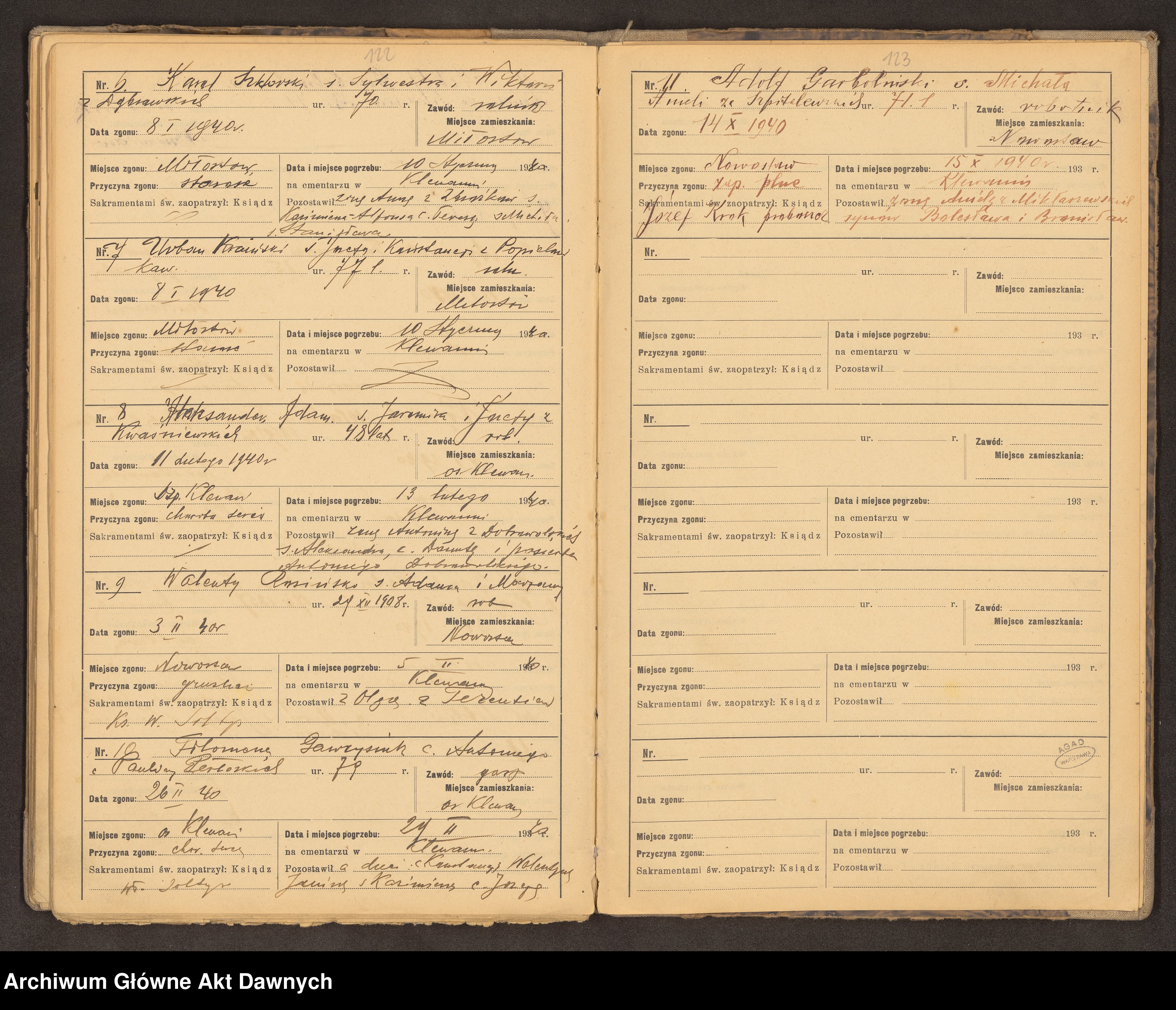 Skan z jednostki: Parafia: Klewań. Dekanat: Równe. Raptularz chrztów i zgonów w parafii.