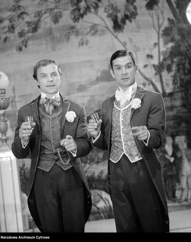 image.from.unit.number "Warszawa. Teatr Syrena - sztuka "Lord z walizki""
