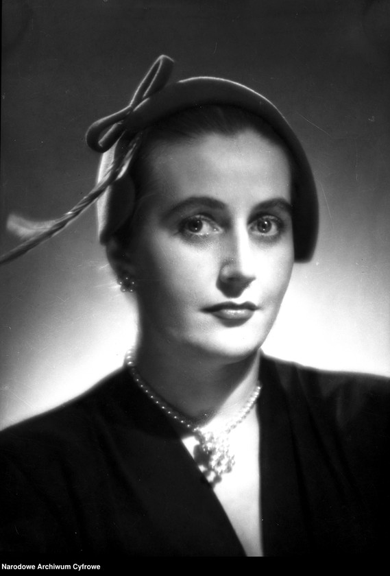 image.from.unit.number "Alina Bolechowska"