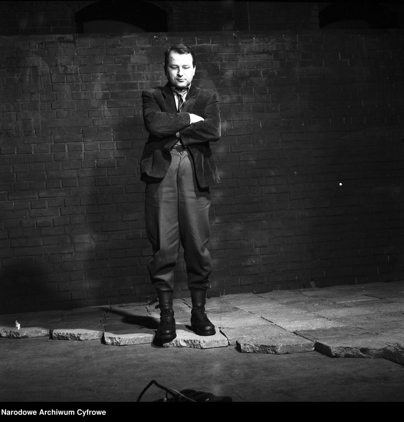 image.from.unit.number "Warszawa. Teatr Powszechny - sztuka "Kolumbowie rocznik 20""