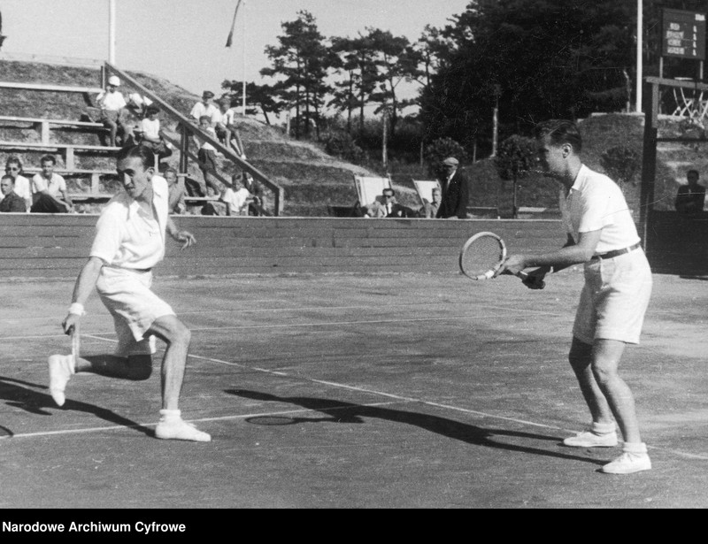 image.from.unit.number "Międzynarodowe Mistrzostwa Polski w Tenisie Ziemnym na terenie parku tenisowego klubu sportowego Gdynia w Gdyni"