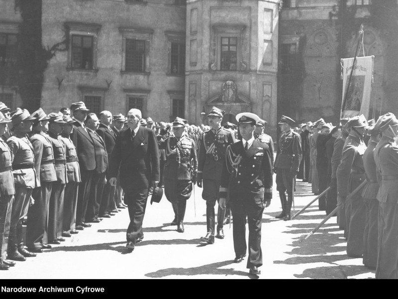 image.from.unit.number "Zjazd członków Związku byłych Ochotników Armii Polskiej w Warszawie"