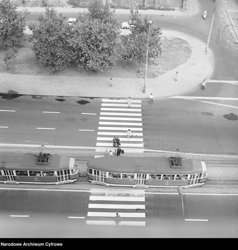 image.from.unit.number "Ulica Juliana Marchlewskiego (ob. al. Jana Pawła II) w Warszawie"