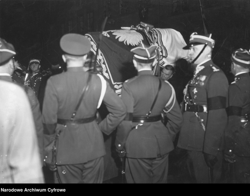 image.from.unit.number "Uroczystości pogrzebowe marszałka Polski Józefa Piłsudskiego w Warszawie"