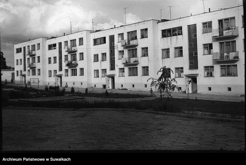 image.from.unit.number "[Bloki mieszkalne w Augustowie przy kaczym dołku ?]"