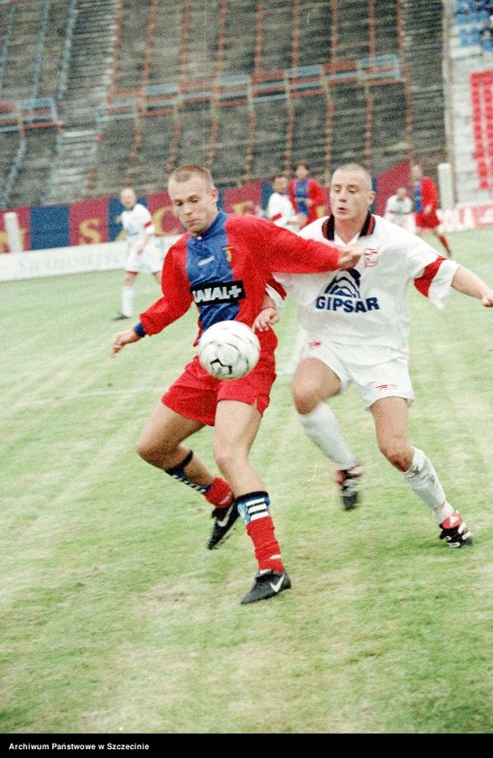 image.from.unit.number "Mecz piłki nożnej Pogoń Szczecin-Łódzki Klub Sportowy 2 sierpnia 1998 roku (1:1)"