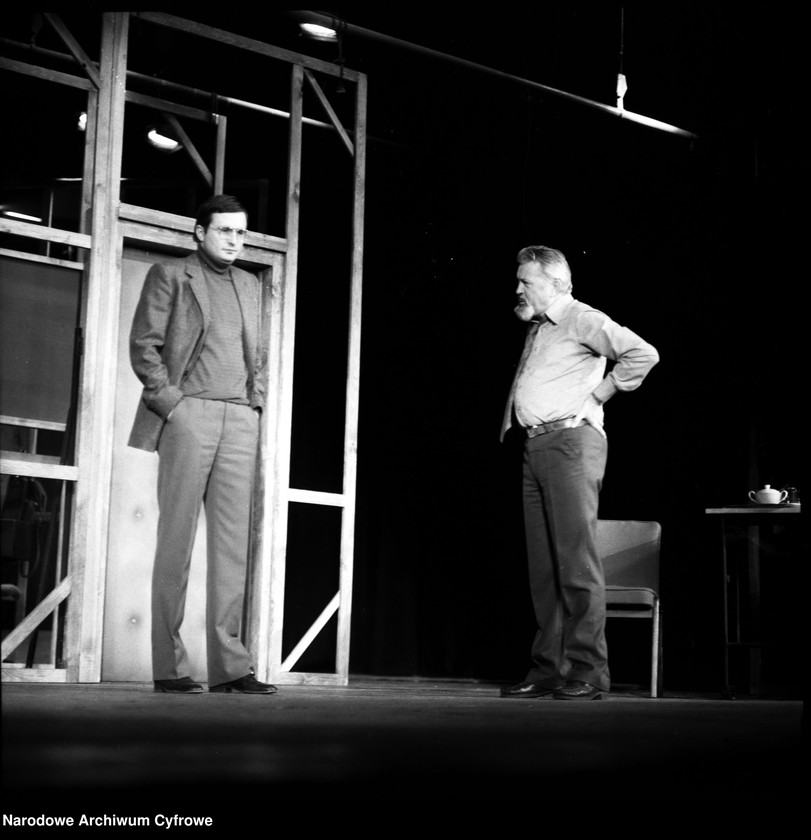 Obraz 15 z jednostki "Warszawa. Teatr Nowy - sztuka "A deszcz ciągle pada""