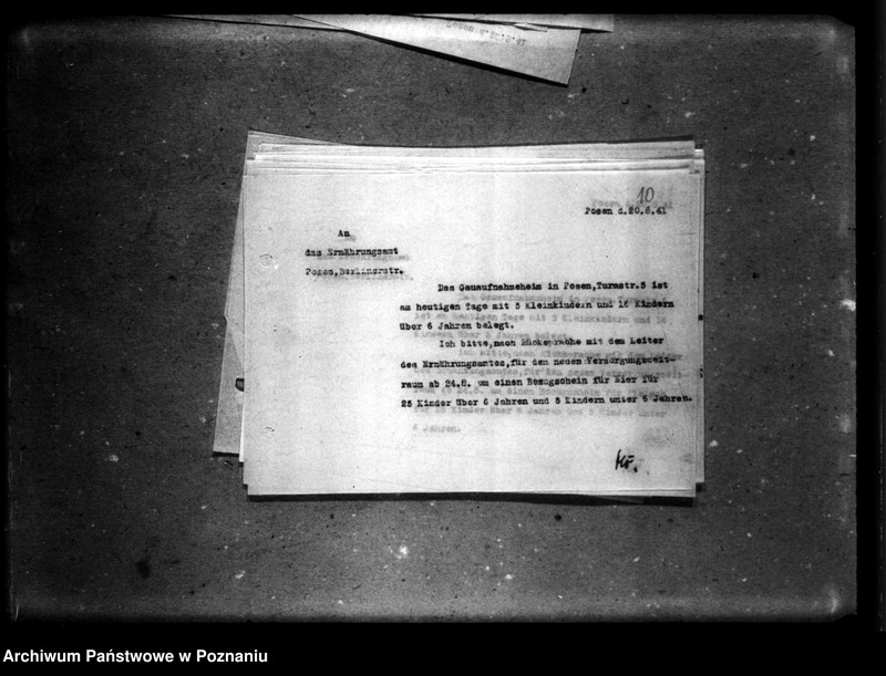 Obraz 14 z jednostki "Schriftwechsel mit dem Ernährungsamt [Korespondencja w sprawie przydziałów żywności, stany dzienne, listy personalne]."