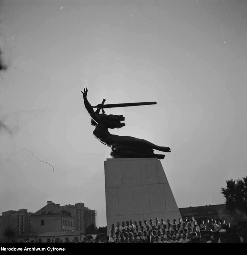 image.from.unit.number "Odsłonięcie Pomnika Bohaterów Warszawy (Nike) na pl. Teatralnym w Warszawie"