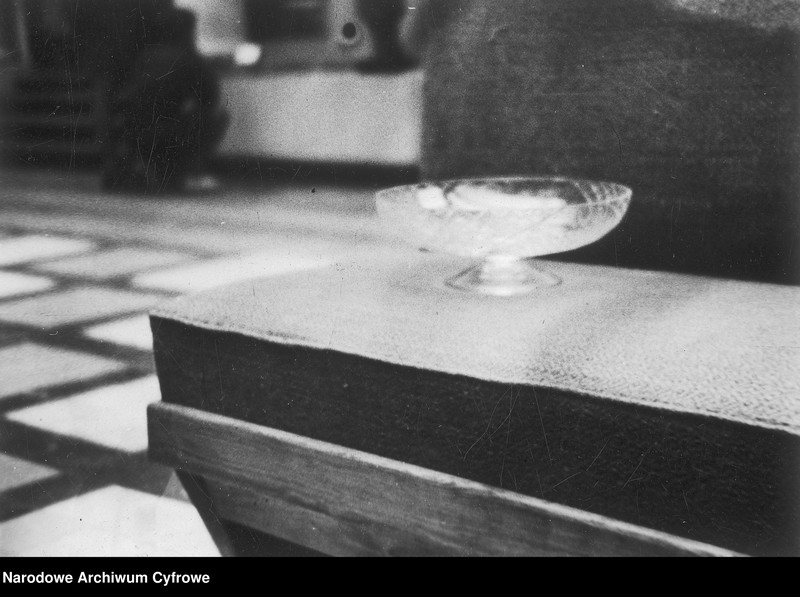 image.from.unit.number "Wystawa nagród centralnych zarządów przemysłowych na konkursy prasowe w Warszawie"